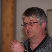 Bild zeigt den Vorsitzenden Sepp Rieder